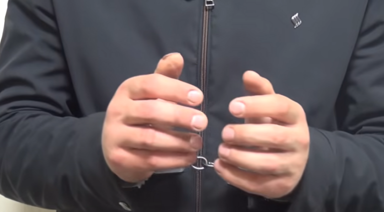 “Бо табар ва арраи оҳанбурӣ ба қисмҳо ҷудо кардааст”. Боздошти як ҷавони 33-сола бо гумони куштори рафиқаш