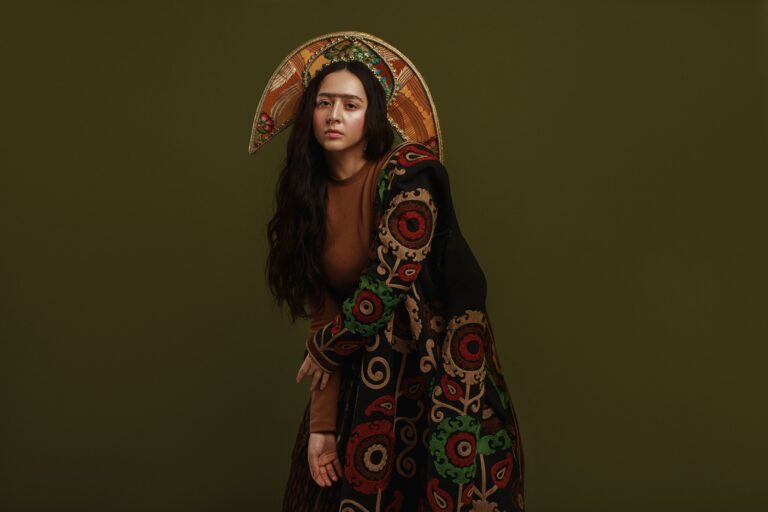 Мама Manizha: от сцены до колыбельной 