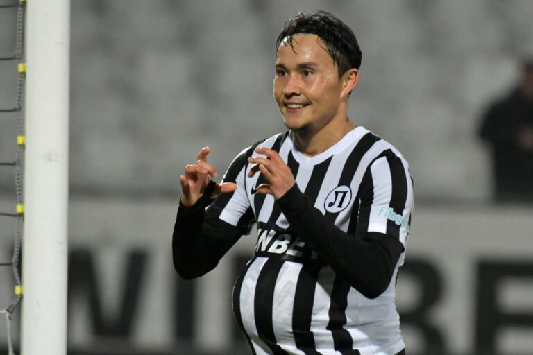 Таджикский футболист Парвиз Умарбоев получил гражданство Болгарии