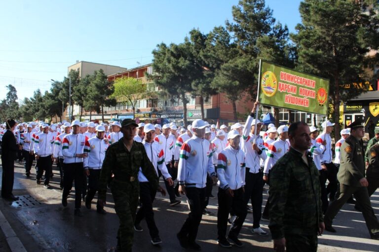 Вазорати дифоъ аз иҷрои беш аз 80% нақшаи давъвати ҳарбӣ дар 10 рӯз хабар дод