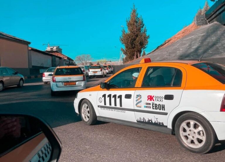 “They took his car and disappeared.” Body of a taxi driver with 9 stab wounds found in Yavan