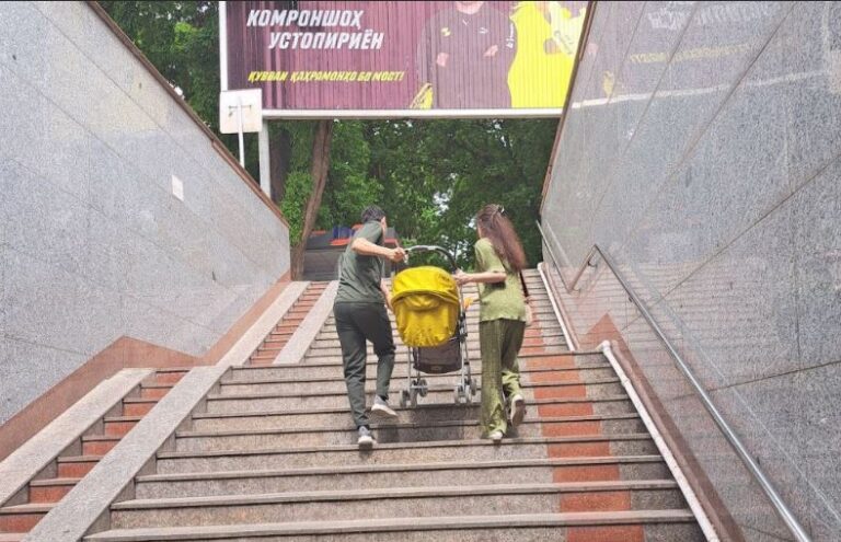 Прогулка как квест. Почему семьи с детьми не учитываются в городском планировании в Таджикистане?