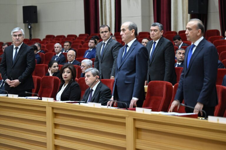 Афзоиши қарздорӣ аз андоз, коҳиши сармоягузории хориҷӣ ва норасоии табибон. Дар маҷлиси ҳукумат чӣ масъалаҳо баррасӣ шуданд?