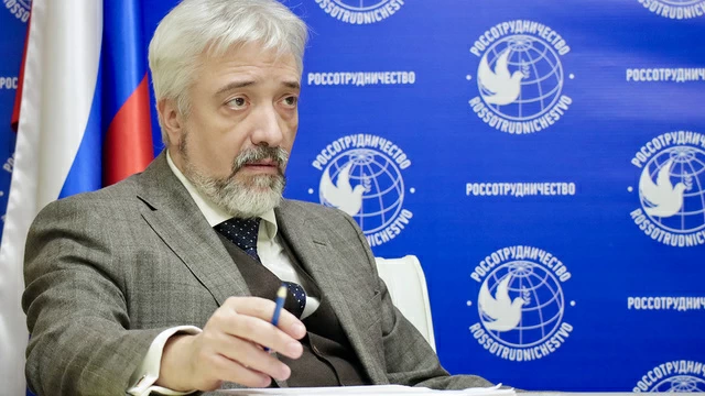 Путин уволил главу Россотрудничества Евгения Примакова