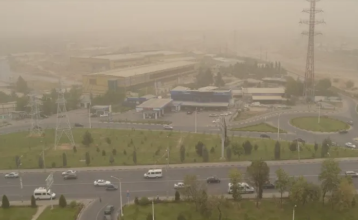 Пыль в Душанбе архивное фото asia+