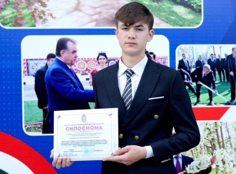 Идомаи достони наҷоти духтар аз сӯйи як мактабхон. Раҳматулло қадрдонӣ шуд ва ваъдаи таҳсили ройгон гирифт