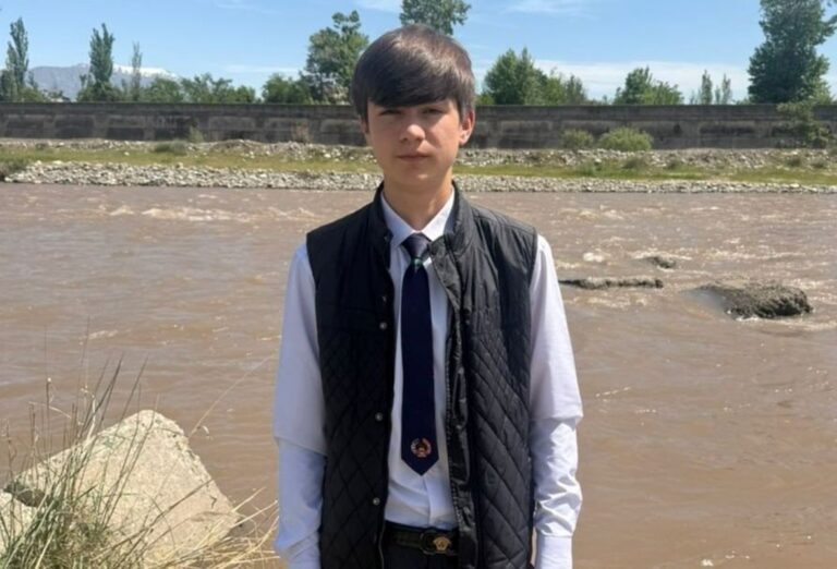 “Ҳадафам наҷоти инсон буд”. Чӣ тавр хонандаи мактаб духтареро, ки мехост худкушӣ кунад, наҷот дод?