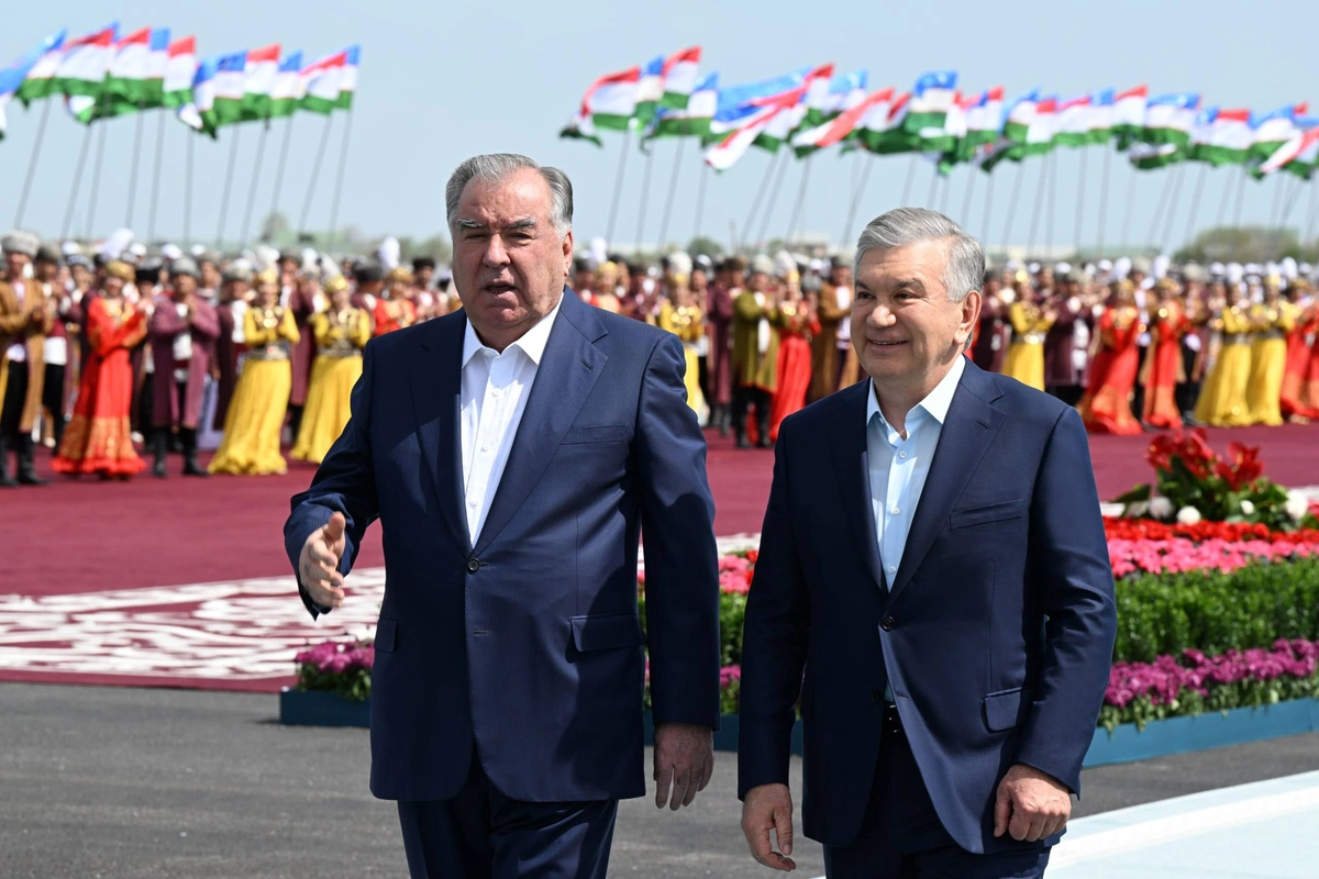 Why does Tajik business prefer to operate in Uzbekistan?