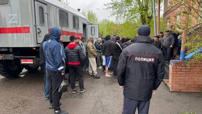 Русия ҳудуди 6 ҳазор муҳоҷирро аз қаламраваш ихроҷ мекунад