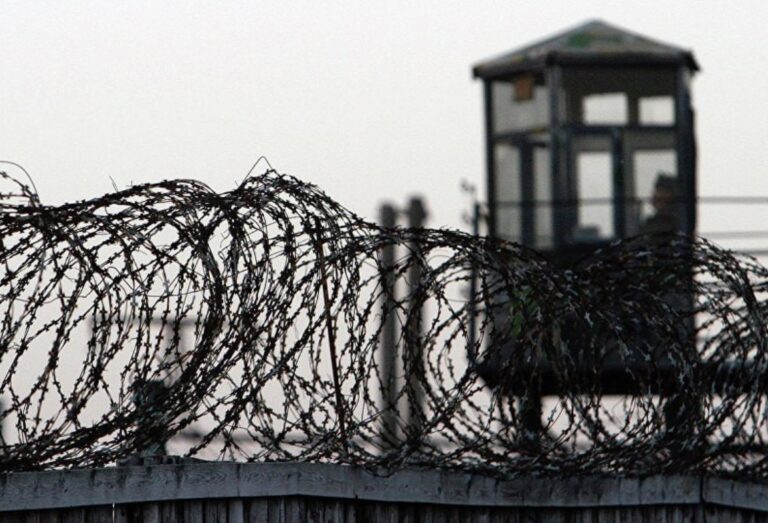 “Ба зиндонбонҳо ҳуҷум карданд”. Мақомот ҷузъиёти тирпаронӣ дар “СИЗО”-и Хуҷандро дар СММ шарҳ доданд