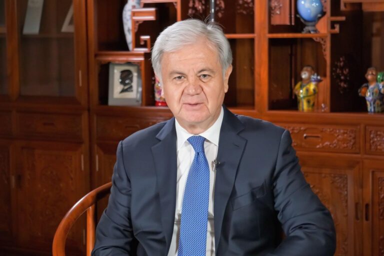 Рашид Олимов: “Азия-Плюс” садои замон ва солномаи Тоҷикистони мустақил аст