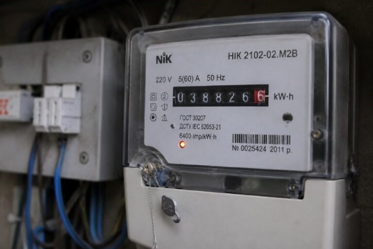 Як нозири барқ дар Данғара бо гумони 30 ҳазор сомонӣ изофанависӣ боздошт шудааст