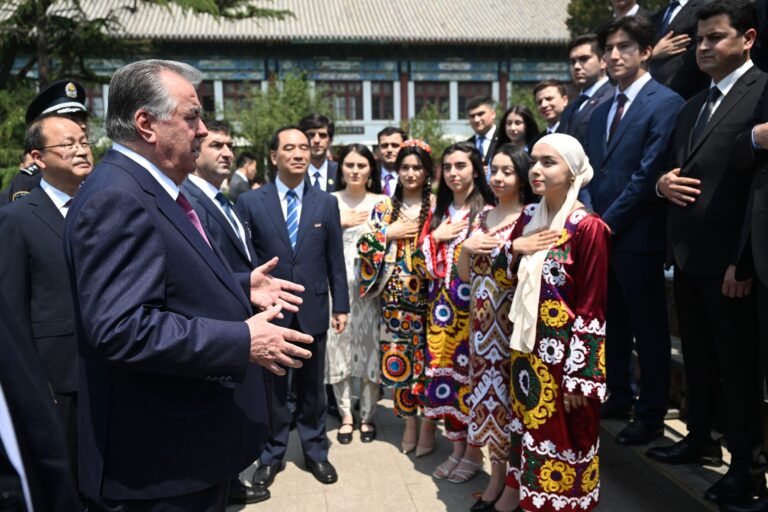 Ҷалби беш аз $8 млрд сармоя ба Тоҷикистон. Натиҷаҳои ду рӯзи сафари давлатии Эмомалӣ Раҳмон ба Чин