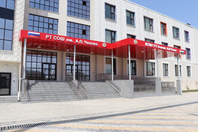 Беш аз 27 ҳазор сомонӣ ҷаримаи мудири як мактаби русӣ дар Хуҷанд барои таҷлили зодрӯзаш дар тарабхона