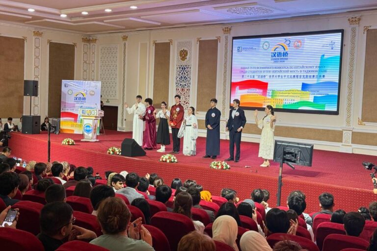 В Душанбе прошел международный конкурс «Китайский мост» среди студентов вузов Таджикистана. Кто победил?