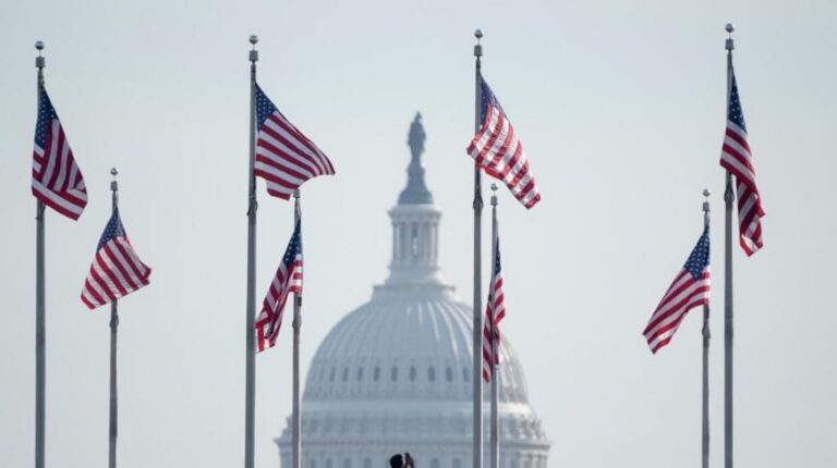 Сенат США проголосовал за ограничение военных полномочий Трампа