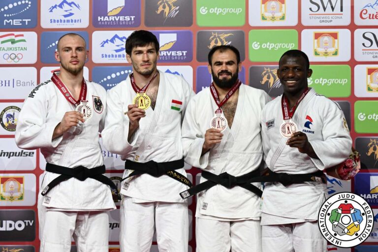 Домашний триумф: Таджикистан завоевал три золота на Grand Slam в Душанбе
