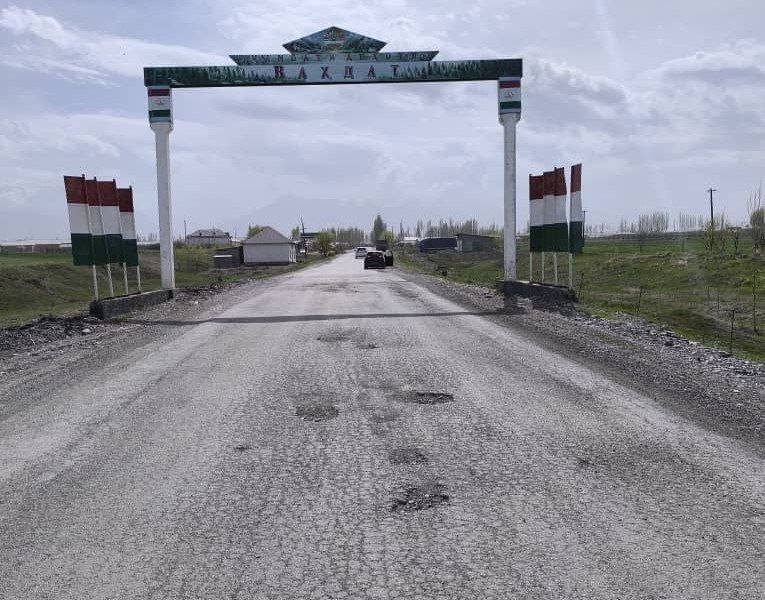 Ҷасади раиси шӯрои маҳаллаи як деҳаро дар Суғд “аз саҳро” пайдо кардаанд